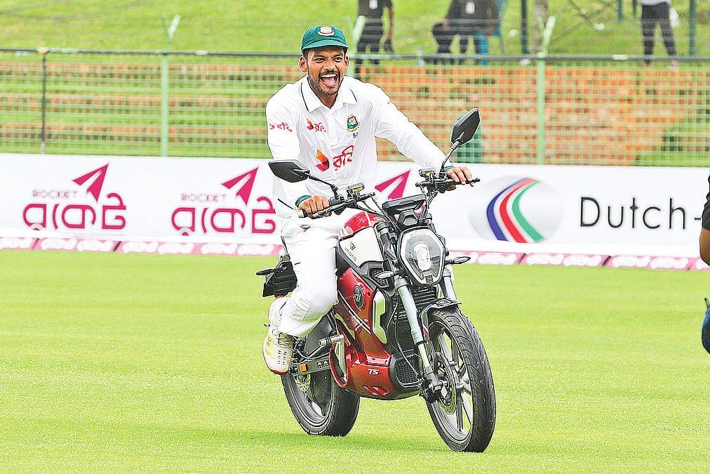 ‘১৫ পাণ্ডব হোক’, কোনো সমস্যা নেই নাজমুলের