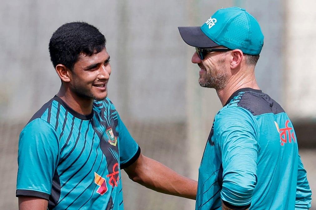 পেস বোলিং কোচের দায়িত্ব ছাড়লেন টেইট, অস্ট্রেলিয়া সিরিজে দায়িত্বে তালহা জুবায়ের