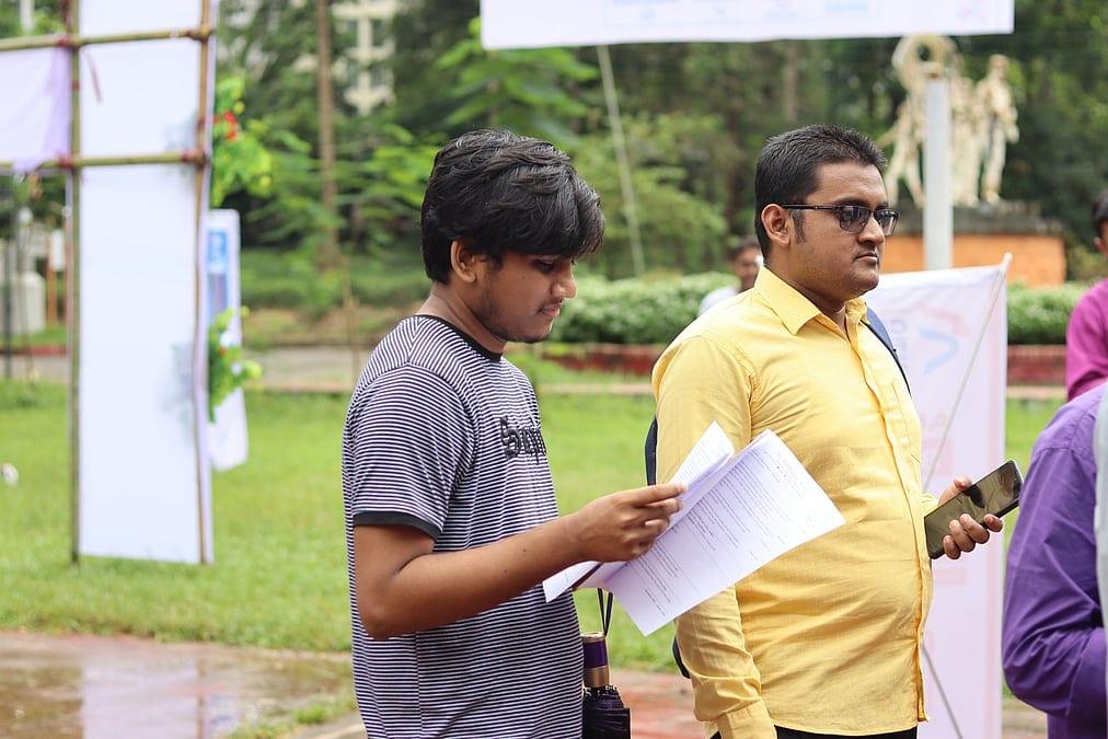 মাত্র ১১ সেকেন্ডের জাদুতে মিলতে পারে চাকরি: সিভিতে যা থাকা জরুরি