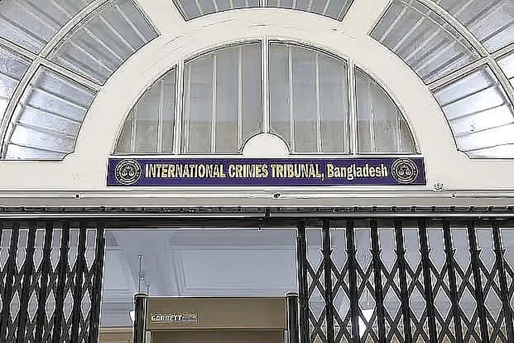 গুলি মেহেদীর হাঁটুর একপাশ দিয়ে ঢুকে অন্য পাশ দিয়ে বের হয়ে যায়