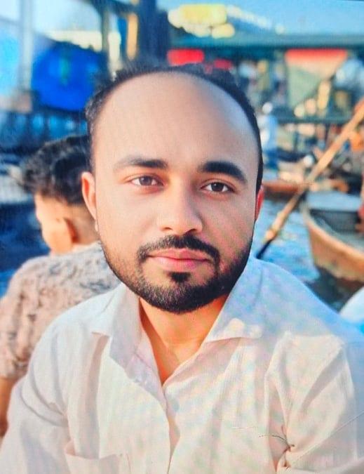 চানখাঁরপুলে বাসে উঠতে গিয়ে দুই বাসের মধ্যে চাপা পড়ে মৃত্যু