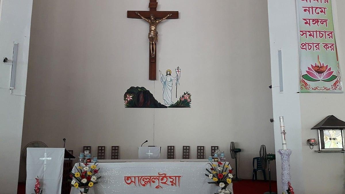 ইস্টার সানডেতে গির্জায় প্রার্থনা করা হয়