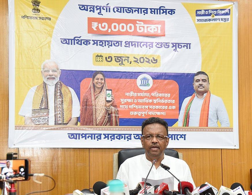 কলকাতার মেয়র পদ ছাড়লেন ফিরহাদ হাকিম