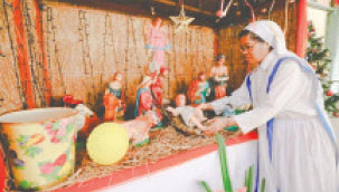 ভেঙেছ দুয়ার এসেছ জ্যোতির্ময়