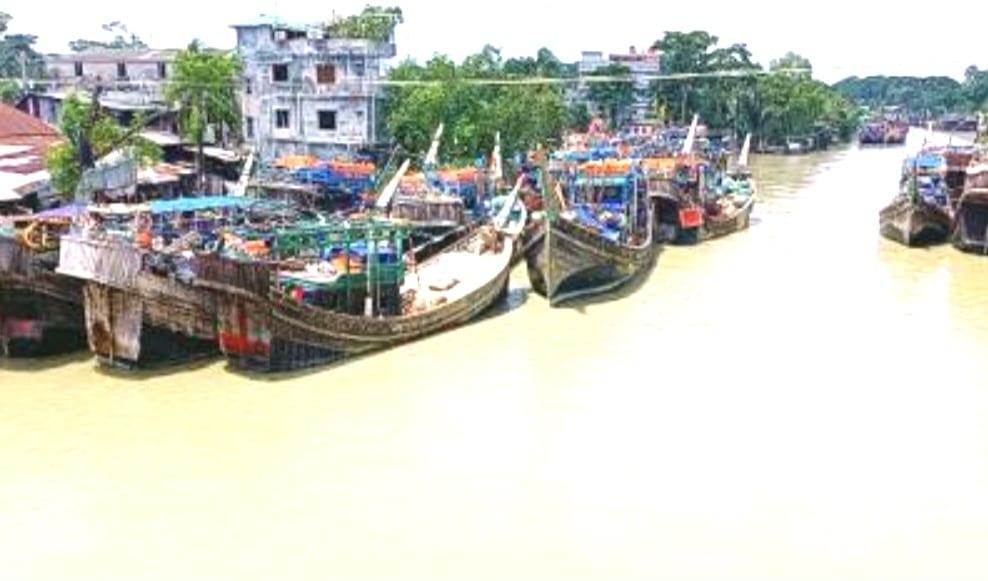 Hilsa season brings empty nets, mounting hardship for fishermen | Special Stories
