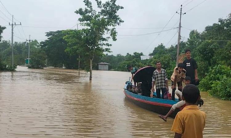 Continuous rain cuts off road links, flood situation worsen in Dighinala | District
