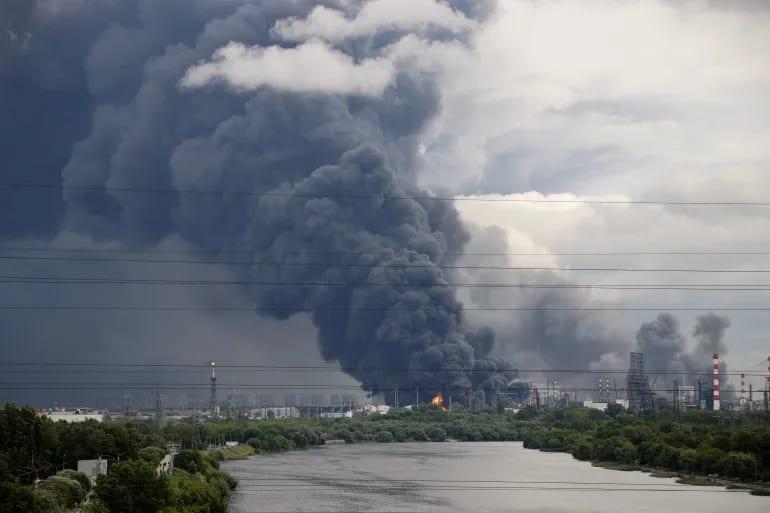 Russia says destroyed 376 Ukrainian drones, oil facilities targeted | International