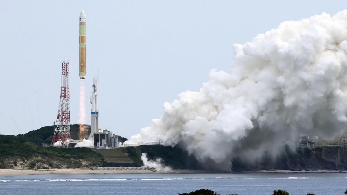 Japan successfully launches, lands reusable rocket | News