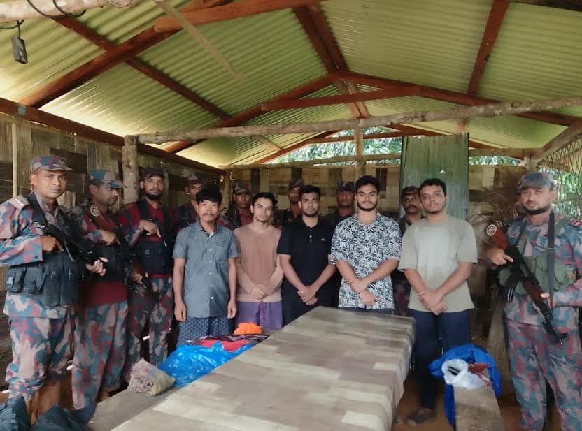 BGB rescues four stranded tourists, guide in Bandarban | Others