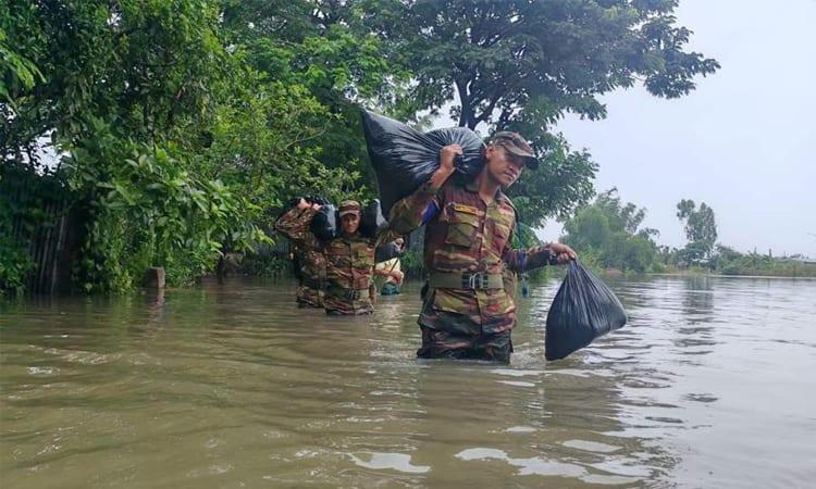 Army continues humanitarian assistance in flood-hit Ctg | Others