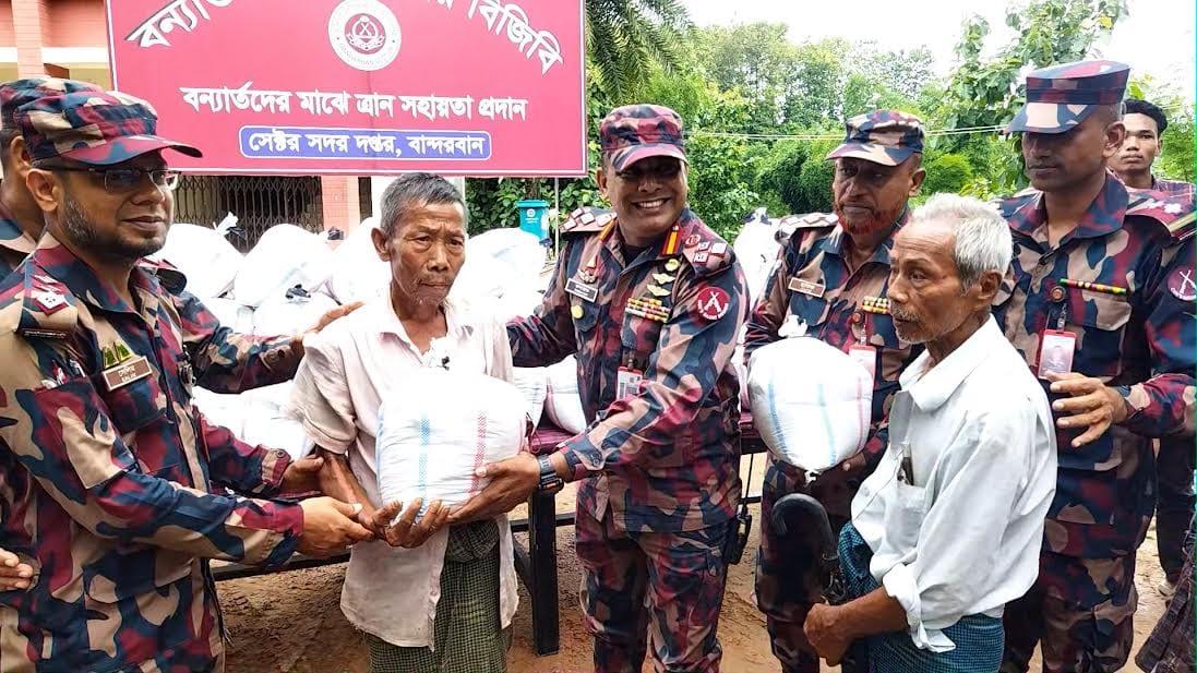 BGB provides relief to 100 flood-hit families in Bandarban | District