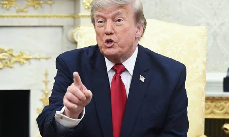 Trump tells immigration agents to keep traffic stops despite killings | International