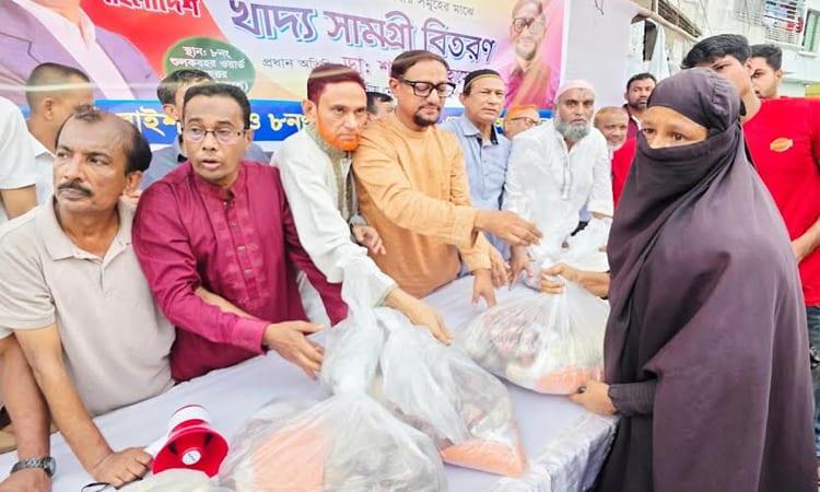 CC Mayor distributes reliefs among flood-affected families | District