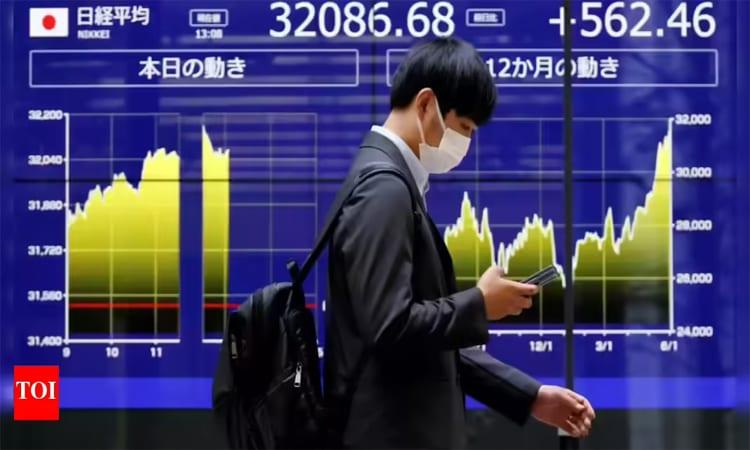 Asia stocks tumble on tech worries, Mideast war | Business
