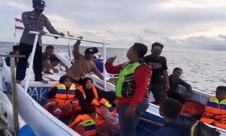 One dead, 24 missing after boat sinks in Indonesia: rescuers | International