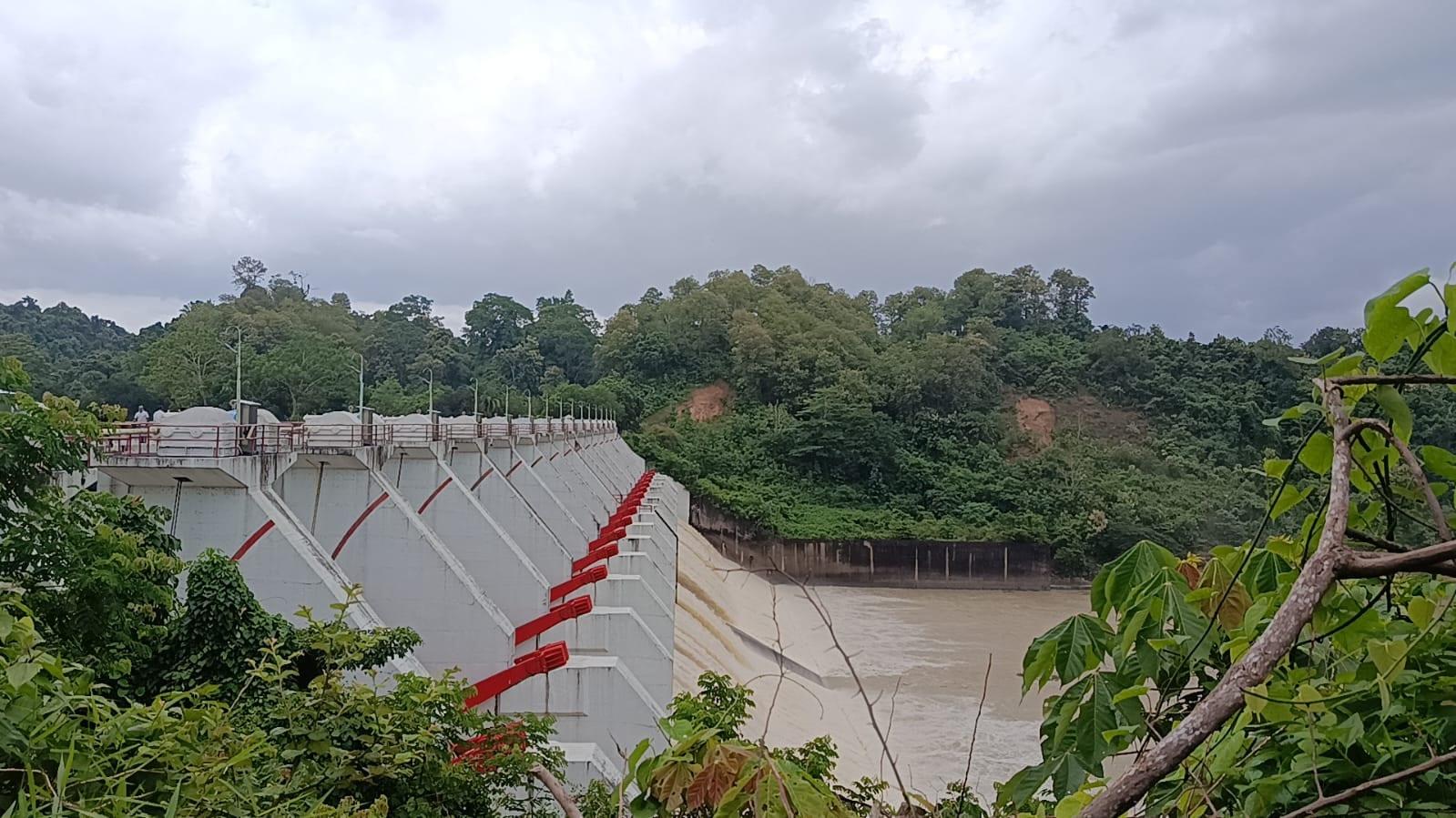16 spillways of Kaptai Dam opened to regulate water levels | Others