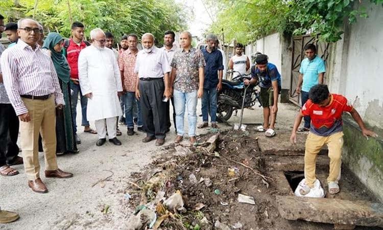 Drain cleaning launched in Khulna to improve climate resilience | District