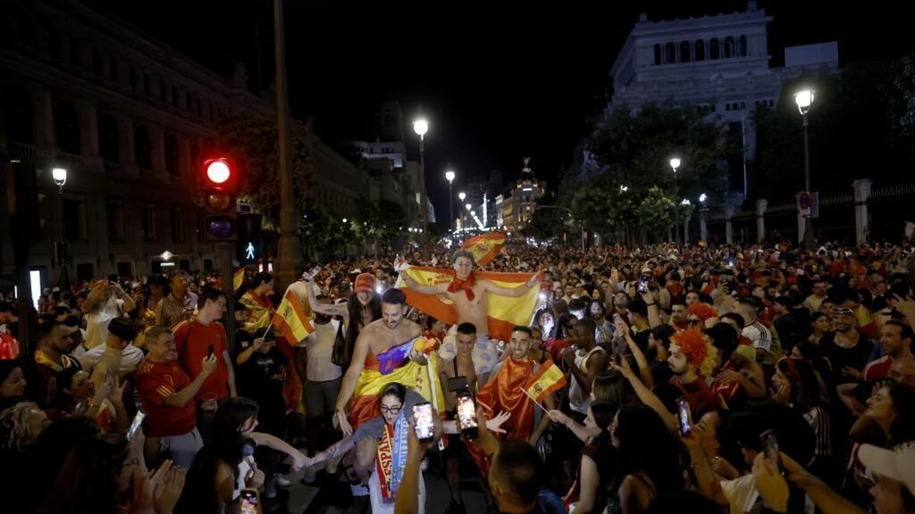 Ecstatic celebrations as Spaniards fete World Cup triumph | Sports