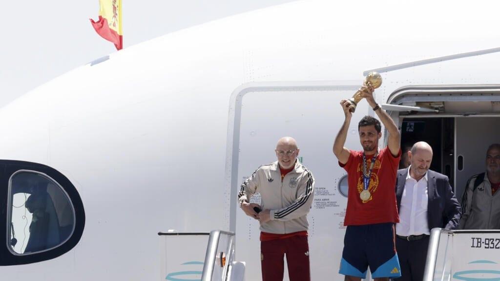 Plane carrying Spain's World Cup winning team lands in Madrid | News