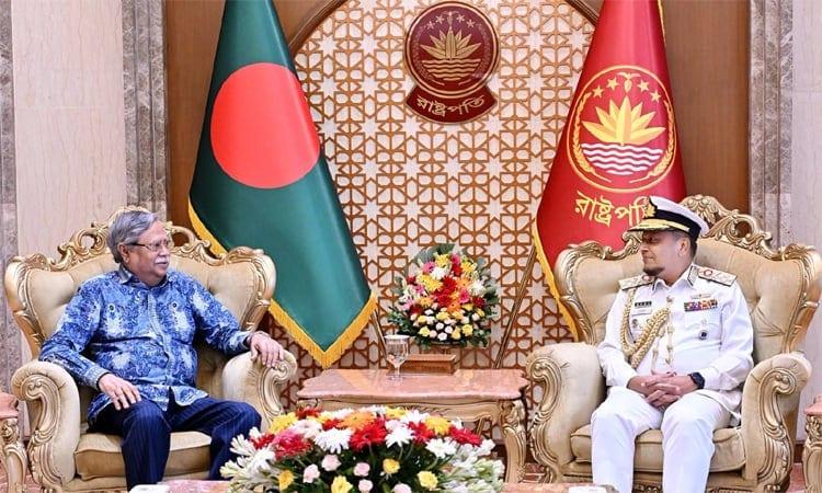 Outgoing Navy Chief pays courtesy call on the President | News