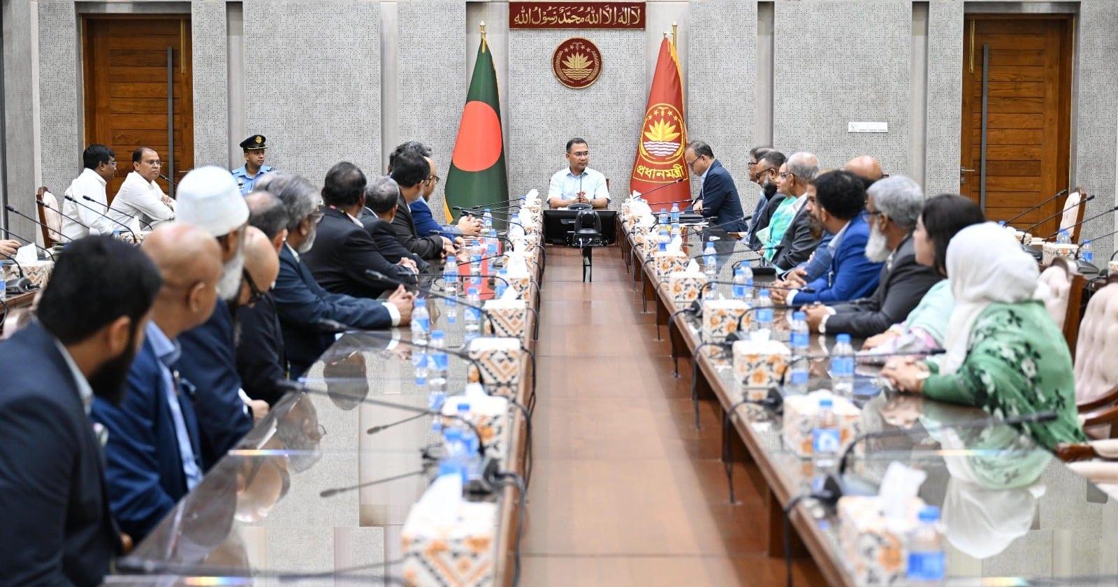 PM orders swift removal of obstacles to garment industry growth | At a Glance