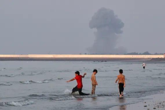 US-Iran strikes: latest developments | International