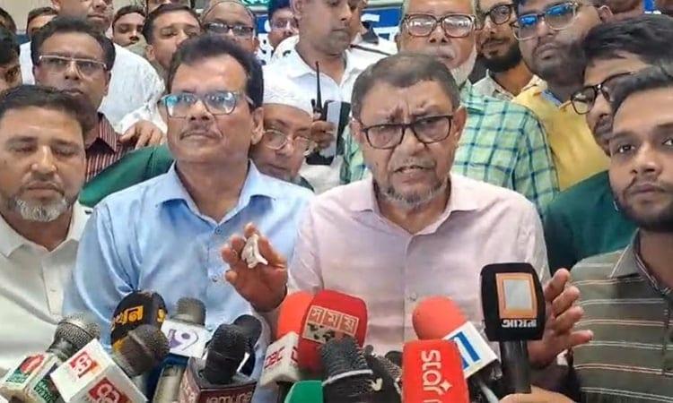 Sakhawat makes surprise inspection of Satkhira hospitals | News