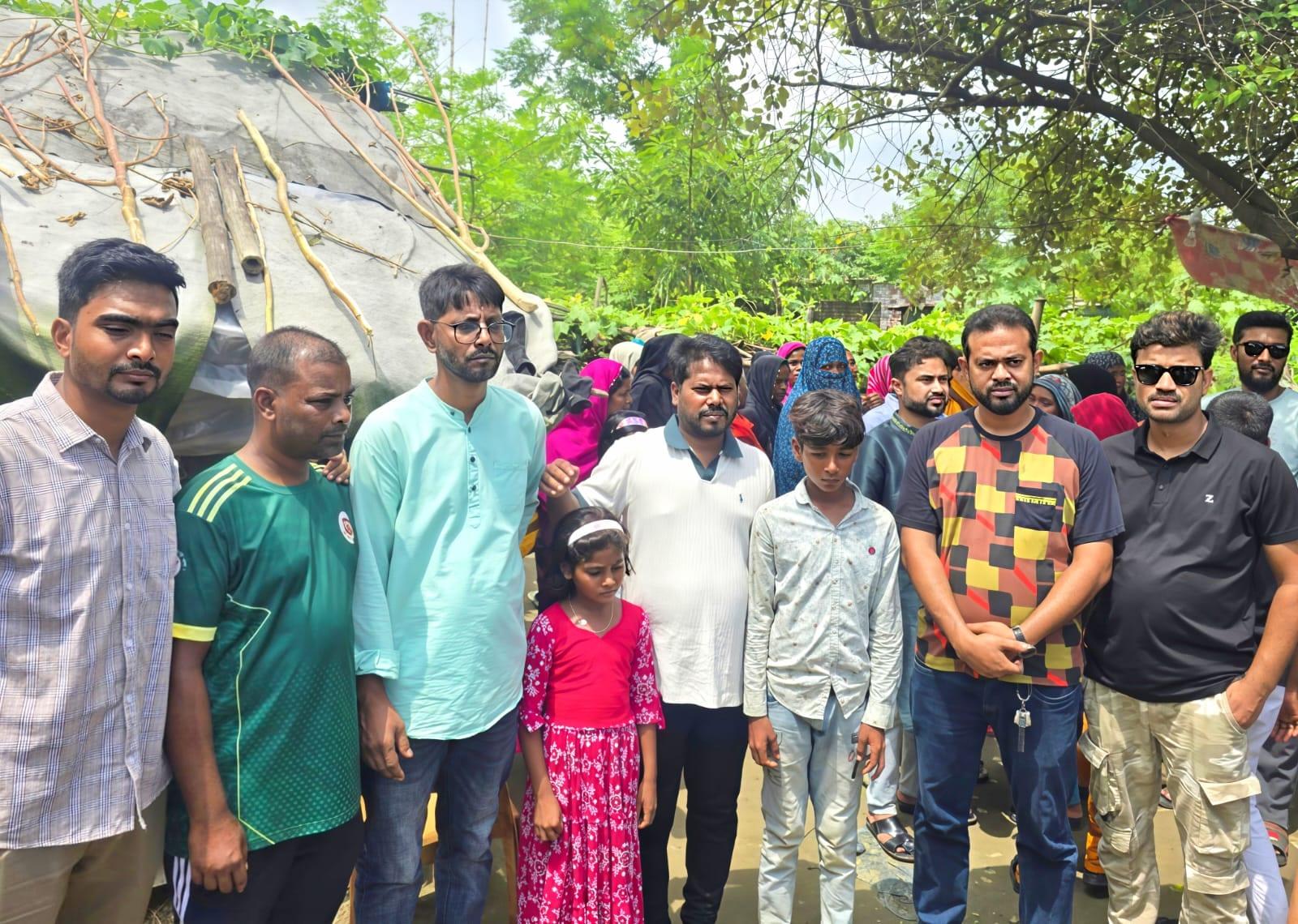 Jubodal stands by bereaved family of Rajshahi boat capsize | District