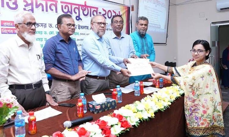 Scholarships awarded in RU Chemistry Department | News