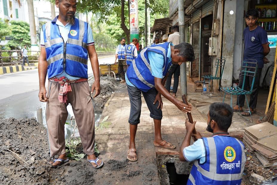 RCC intensifies drain cleaning drive to prevent waterlogging | District