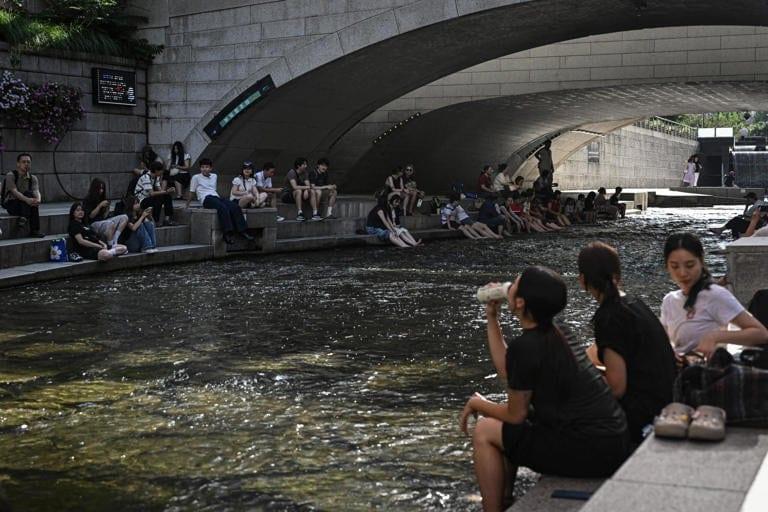 South Korea records its highest-ever temperature of 42.5C | International