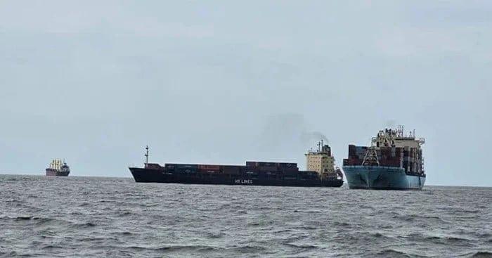 Container vessel meets with accident in Ctg port channel | District
