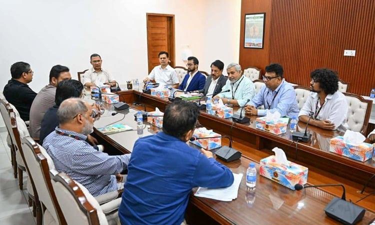 PM meets experts, assures cooperation for safe water management | News Flash