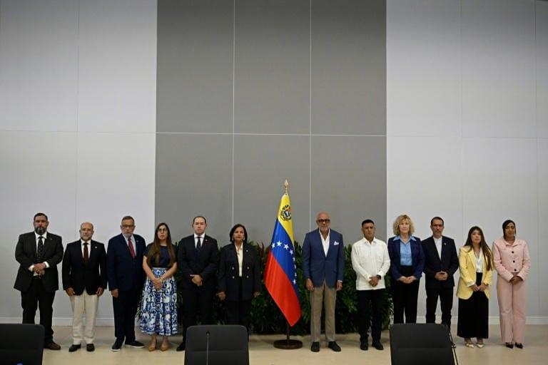 Venezuela's political transition talks wrap first day in Caracas | International
