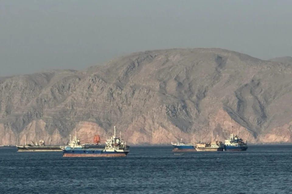 Oil extends gains and stocks fall on fresh Hormuz worries | Business