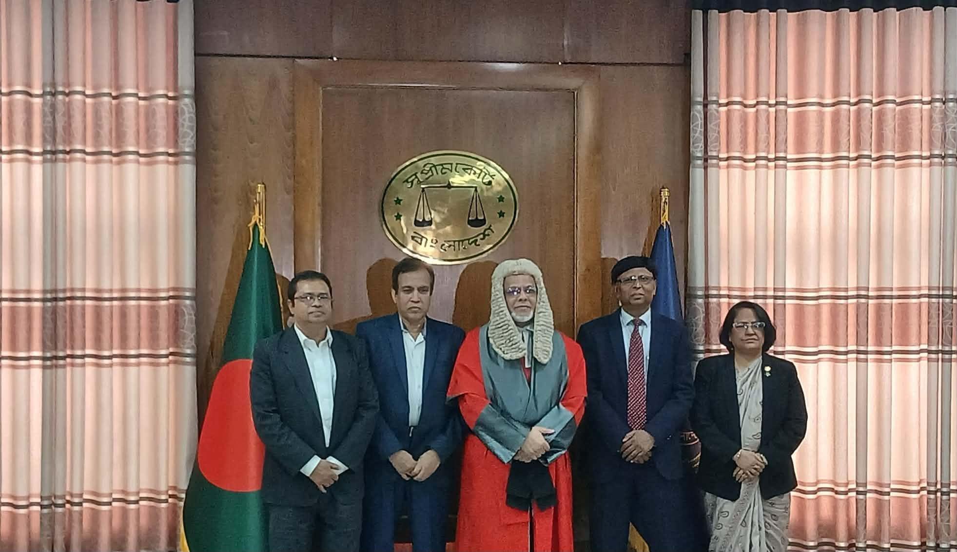 CJ administers oath to 4 new PSC members | Others