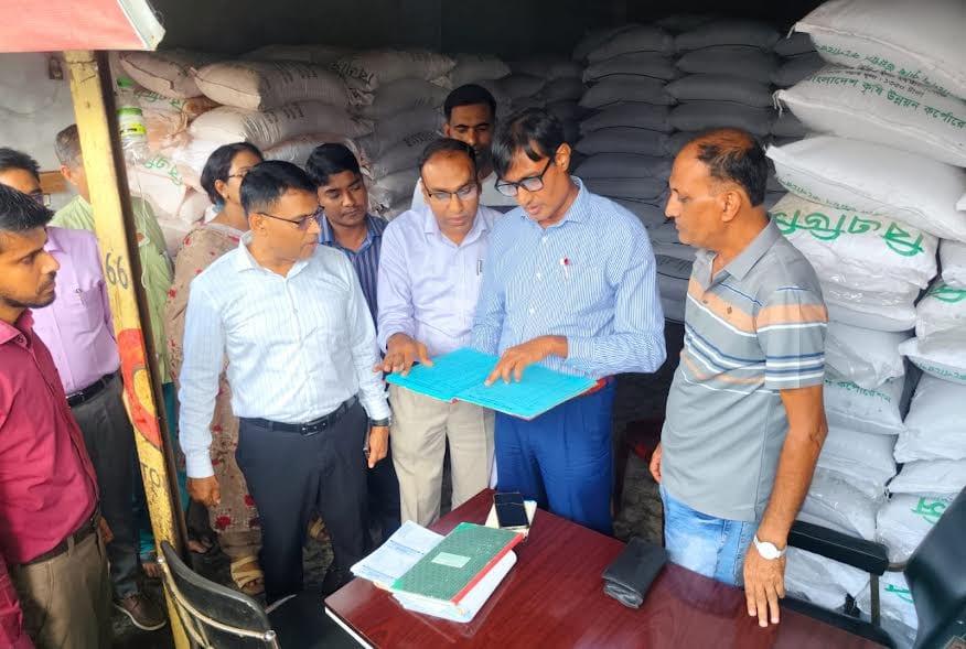 No fertilizer crisis; govt to take strict action if any artificial crisis is attempted: Divisional Commissioner | Others