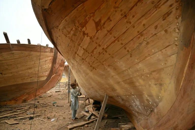 Boat builders keep Pakistan's fishing heritage afloat | International
