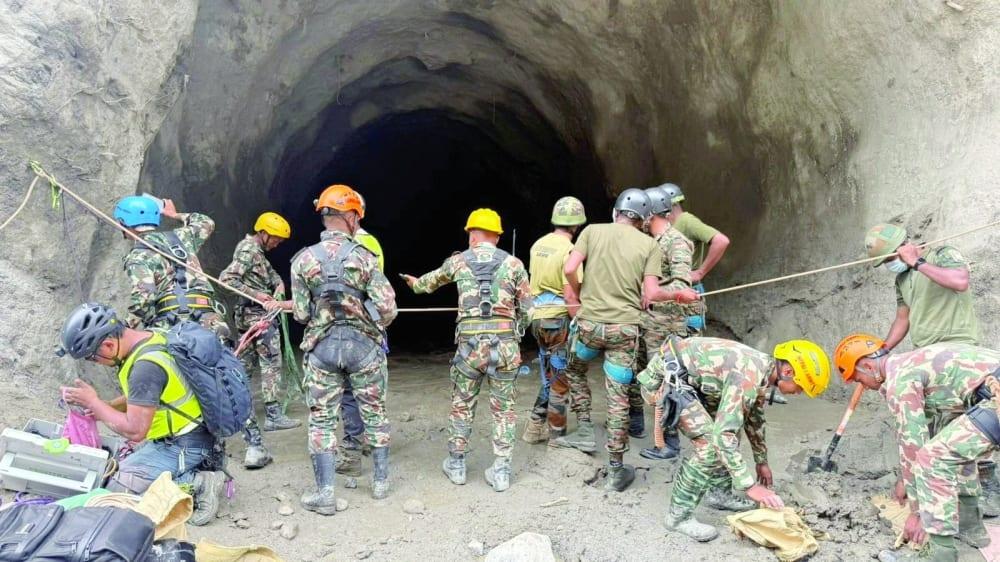 Nepal toll surges as rescuers struggle through 'unimaginable' disaster | International