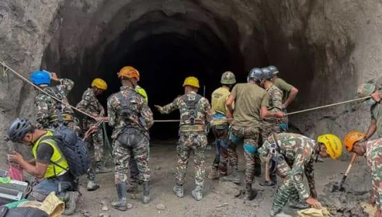 Nepal tunnel rescues face 'unprecedented' challenge | News