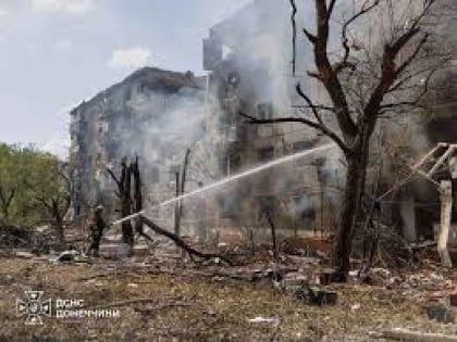 Russian strike on Ukraine warehouse kills 3: police | International