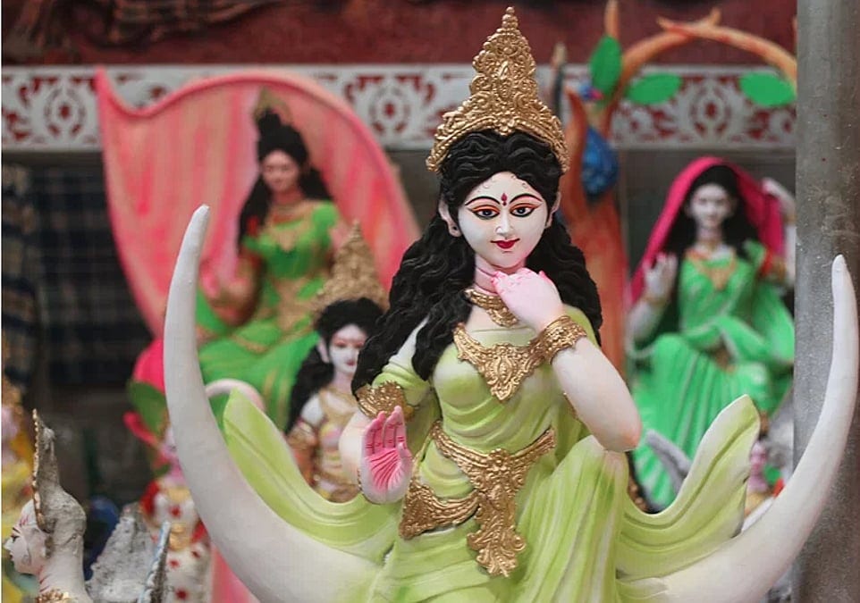 জ্ঞানদায়িনী সরস্বতী