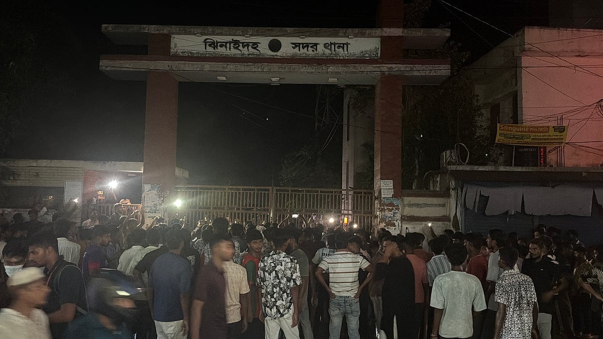 নাসীরুদ্দীনের ওপর হামলার ঘটনায় ছাত্রদলের ৮ নেতার নামে মামলা, প্রতিবাদে বিক্ষোভ